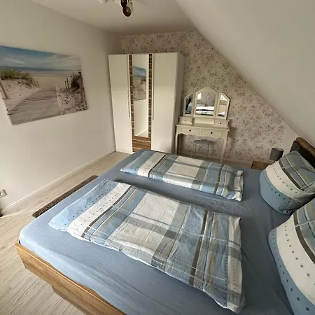 Rosenhaus - Backbord * Esens