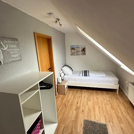 Rosenhaus - Backbord * אסנס